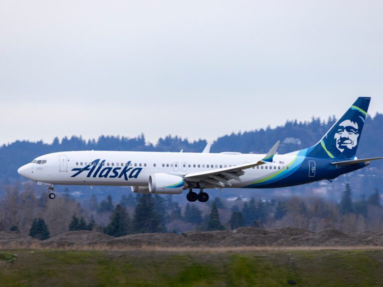 Alaska Airlines Boeing 737 MAX 9 Portland