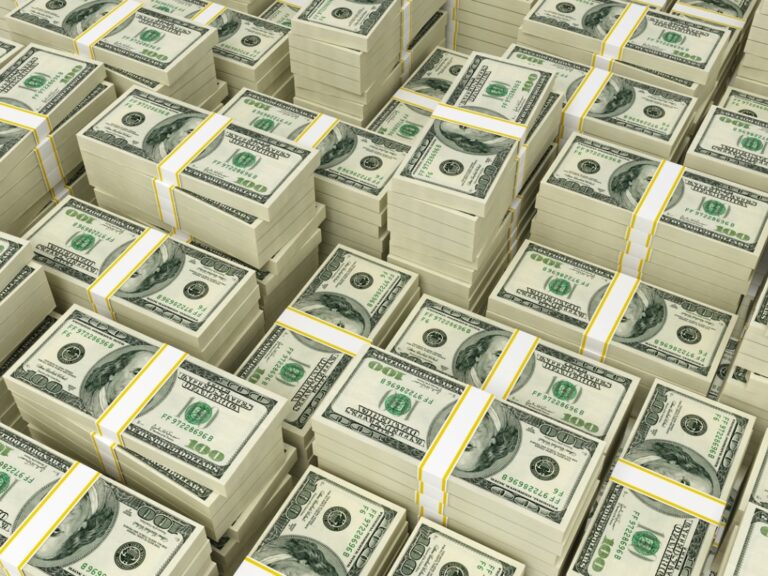 money-pile-100-dollar-bills Genius Group Ties Billion-Dollar Lawsuit Winnings to Shareholder Payouts, Bitcoin Treasury