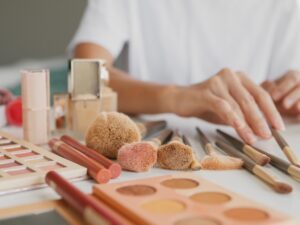 The US Food and Drug Administration expands adverse event reporting to cosmetics, raising compliance stakes for companies under new regulatory obligations.